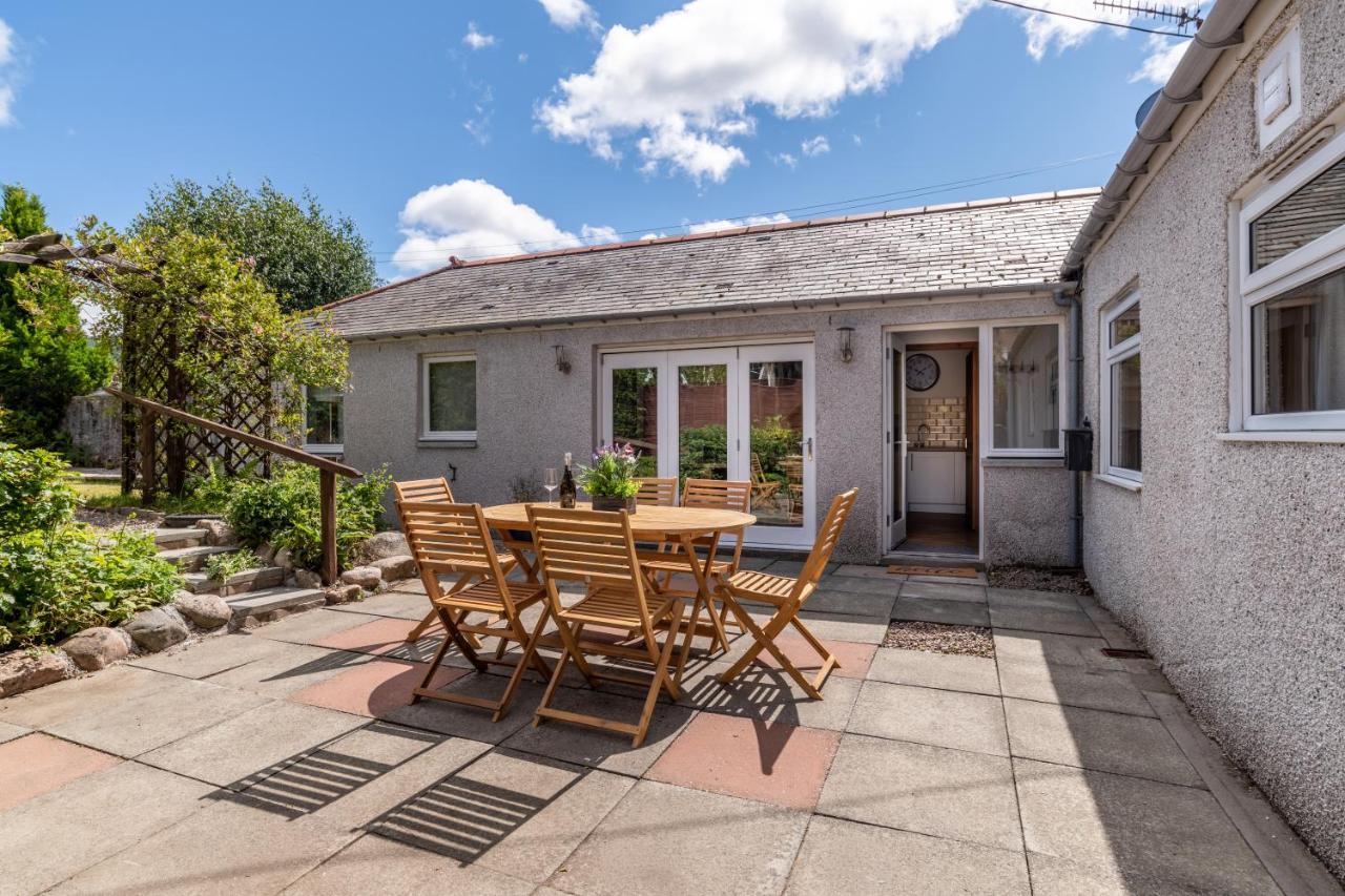 Dormie Cottage, Lovely Bright And Spacious Bungalow With Wood Fire Ballater Kültér fotó