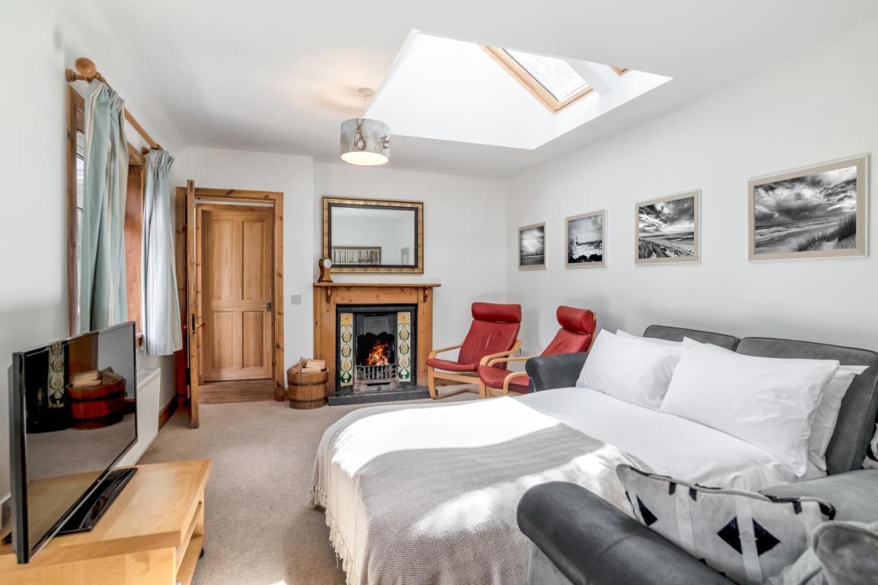 Dormie Cottage, Lovely Bright And Spacious Bungalow With Wood Fire Ballater Kültér fotó