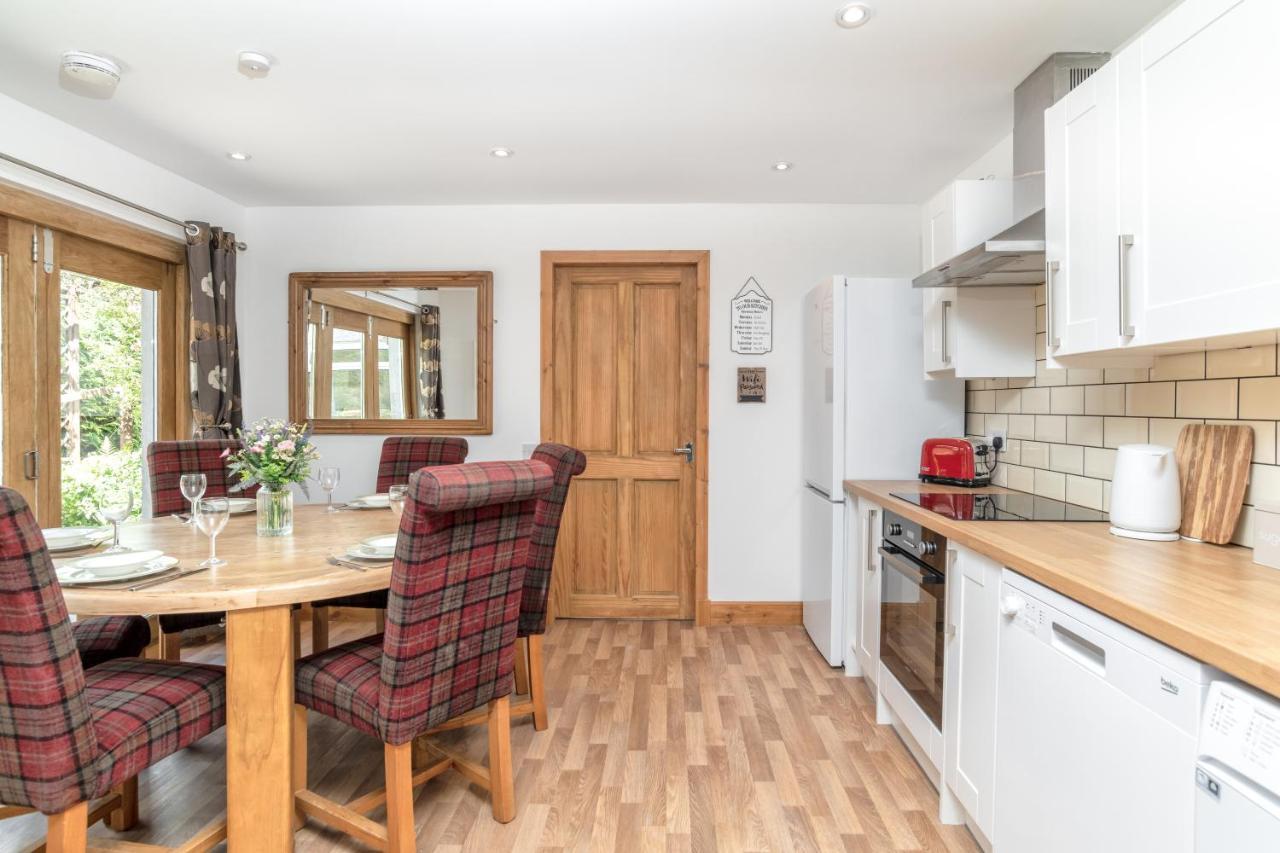 Dormie Cottage, Lovely Bright And Spacious Bungalow With Wood Fire Ballater Kültér fotó