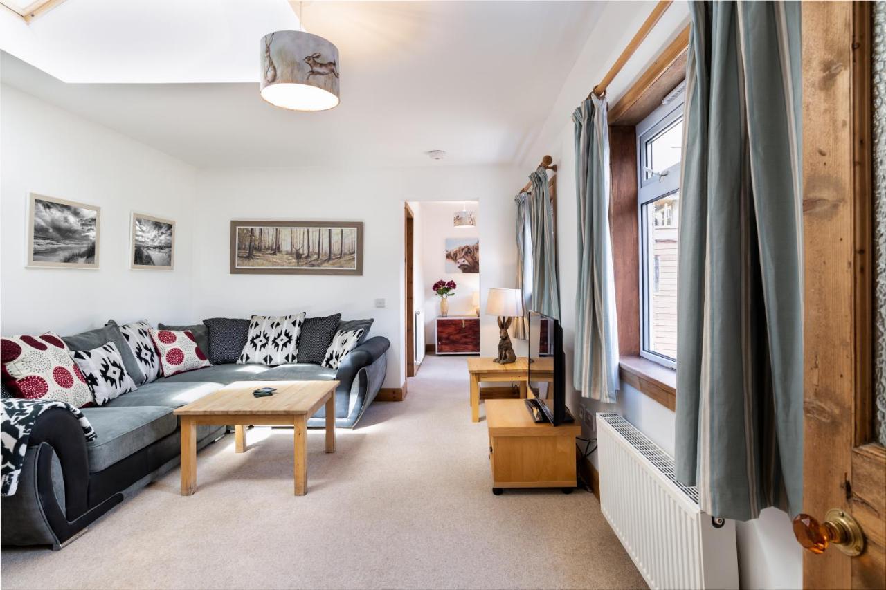 Dormie Cottage, Lovely Bright And Spacious Bungalow With Wood Fire Ballater Kültér fotó