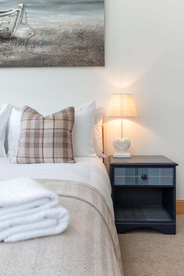 Dormie Cottage, Lovely Bright And Spacious Bungalow With Wood Fire Ballater Kültér fotó